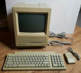 Vintage Macintosh Se Apple Computer M5011 1mb Ram 800k
