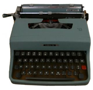 Olivetti Valentine Lettera 32 Vintage Antique Typewriter Interior With Case (in