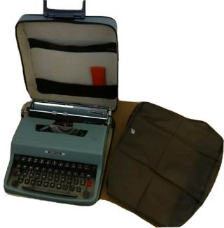 Olivetti Valentine Lettera 32 Vintage Antique Typewriter Interior With Case (in 2