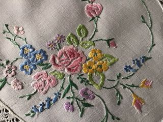 Vintage Linen Hand Embroidered Table Centre Lovely Florals/lace Trim