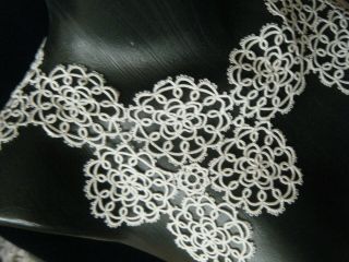 Old Victorian time collar hand done tatted lace design 2
