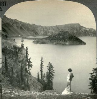 Oregon Man Looking Over Crater Lake To Wizard Island Stereoview 26189 T187