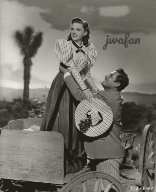 Judy Garland & John Hodiak In " The Harvey Girls " On The Wagon