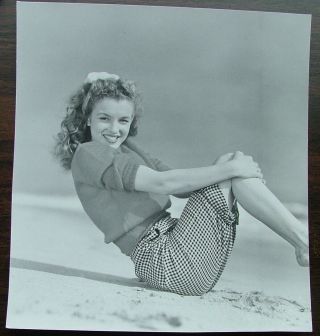 A 8 X 8.  5 Semi - Glossy Photo Of Marilyn Monroe Andre De Dienes Stamped