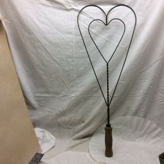 Vintage Rug Beater Wire Heart Shaped Wood Handle Primitive Large