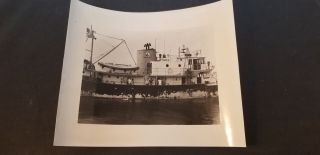 1950 - 60s F.  W.  S.  Albatross Iii Boat In Water Moving Out Of Woods Hole Ma W/ Team