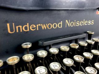 Underwood Noiseless Typewriter - w/ Ribbon - Black - Vintage Rare Antique 2