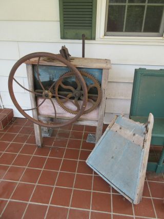 Antique Corn Sheller Cast Iron Wood Buckeye made for H.  M.  Smithson Richmond VA 2