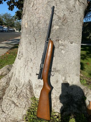 vintage crosman model 400 repeater.  22 cal air rifle 2