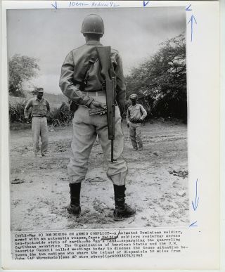 Eddie Adams Vintage 1963 Dominican Soldier Press Photo