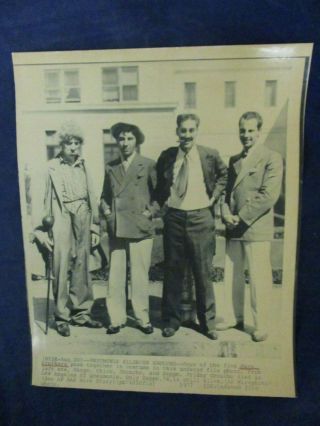 1977 Marx Brothers Pose Together In Costume Vintage Wire Press Photo