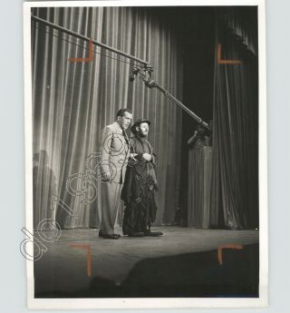 Vintage Television Press Photo Sad Clown Emmett Kelly On Ed Sullivan Circus 1956