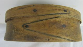 19th C.  2 finger Shaker made Band Box Early Shaker Pantry Box wood pegs 2