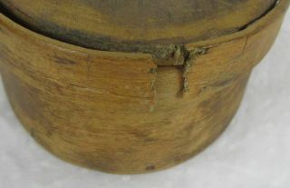19th C.  2 finger Shaker made Band Box Early Shaker Pantry Box wood pegs 3