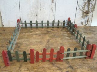 Vintage Primitive Christmas Tree Wood Fence Red Green Paint American 2