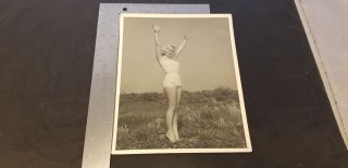 1940 - 50s Blonde Beauty Posing In A White Short Bikini In Open Field Press Photo