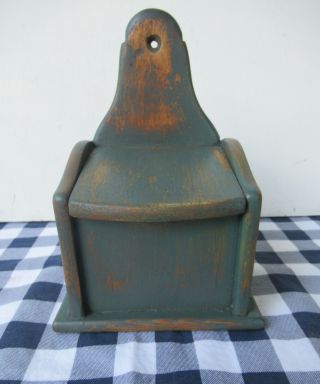 Vintage Salt Box W/lid Primitive Worn Green Paint,  Small Wood 7 " Tall X 5  Wide