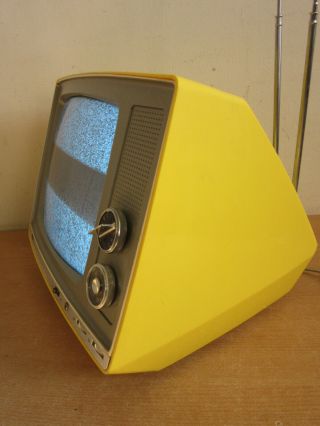Vintage Rca Mid Century Yellow B&w 11.  5 " Tv Television