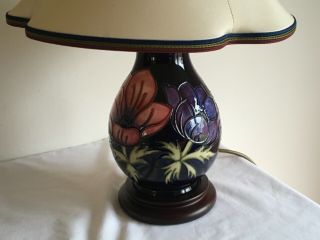 Vintage Moorcroft Pottery Tube Lined " Anemone” Flowers & Wood Base Lamp