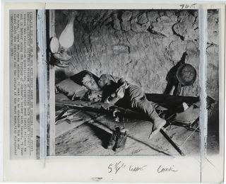 Eddie Adams Vintage 1970 Soldier In Bunker Along Jordanian Border Press Photo