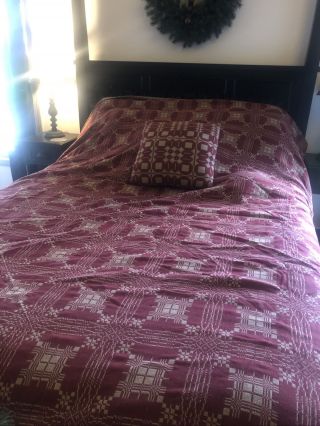 Family Heirloom Weavers Queen Coverlet With Pillow