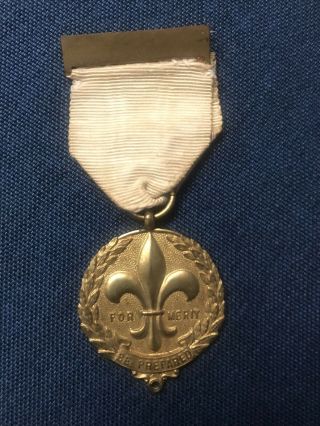 1909’s British Boy Scout First Issue Medal Of Merit Award With Box