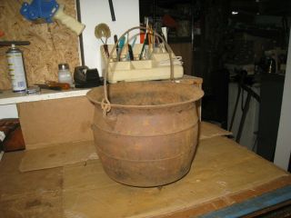 Vintage Rustic Cast Iron Cauldron / Kettle Pot w/ Legs & Gate Marking 3