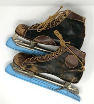 Antique Brown Leather Ice Skates Great Decor Rustic Size Unknown Remodeling