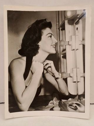 Vintage Ava Gardner Dressing Room 4 " X 5 " B&w World Wide Photo