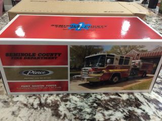 Pierce Quantum Fire Engine Pumper " Seminole County 22 " - 1/50 - Twh 081a - 01169