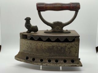 Vintage Cast Iron Sad Coal/charcoal Iron Clothes Press With Rooster Latch