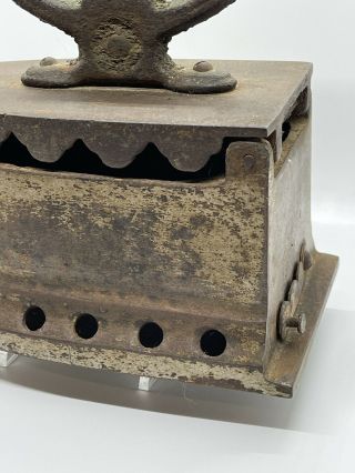 Vintage Cast Iron Sad Coal/Charcoal Iron Clothes Press With Rooster Latch 3