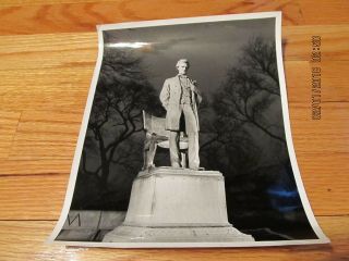 (chicago) 1965 Abraham Lincoln Statue Grant Park B/w Photo Calvin Hutchinson