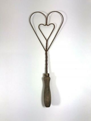 Vintage Double Heart Wire Rug Beater Wooden Handle Twisted Wire Rusty 11 1/4 "