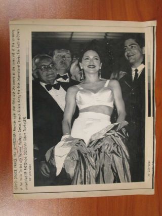 Vintage Ap Wire Press Photo Singer " In Bed With Madonna " Cannes Premiere