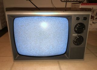 Vintage 1987 Woodgrain Rca B&w Gaming Tv 12 " Television Bwt122w