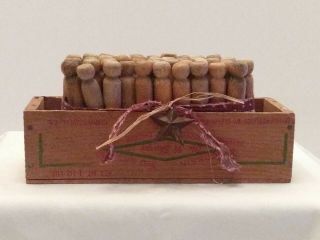 Vintage Cheese Box With 43 Old Wooden Clothes Pins Great Primitive Decor