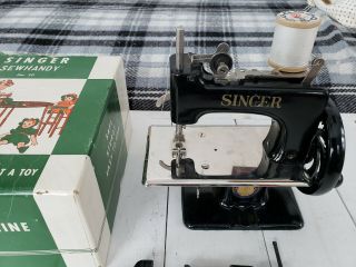Vintage 1951 Singer Childs Sewhandy Hand Crank Sewing Machine No.  20 W/box Clamp