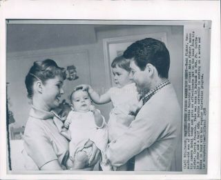 1958 Wire Photo Actress Todd Fisher Hollywood Ca Baby Debbie Reynolds 8x10