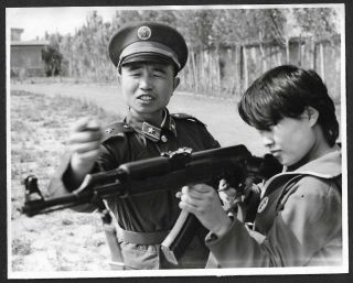 China Militia Girl Ak47 Machine Gun Train Chinese Woman Photo 1980s Orig.