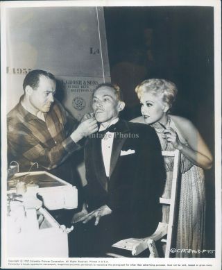 1957 Press Photo Actress Kim Novak Joseph Dads Jeanne Eagels George Sidney 8x10