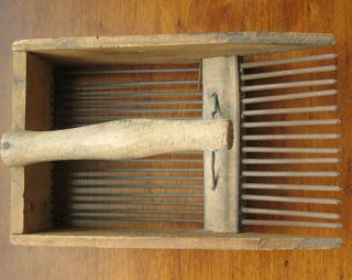 Primitive Hand Made Small Wood W/ Wood Tines Cranberry Picker Rake Scoop