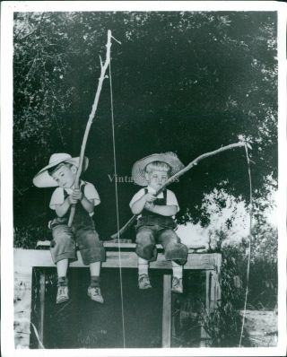 Press Photo Children Little Boys Cowboy Hats Fishing Poles Vintage Water 8x10