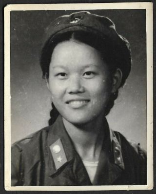 China Pla Woman Soldier Collar Badge Chinese Army Photo 1950s Orig.