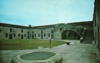 St.  Augustine,  Fl,  Castillo De San Marcos Monument,  Chrome Vintage Postcard A308