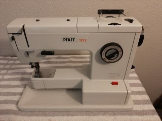 Vintage Pfaff 1222 Sewing Machine West Germany