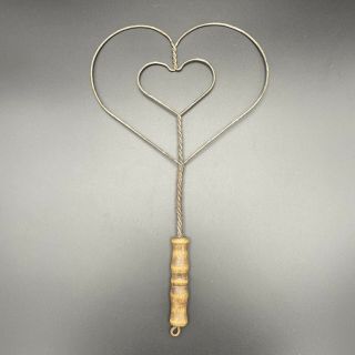 Vintage Antique Heart Shaped Metal 14 Inch Wire & Wood Rug Beater Country Decor