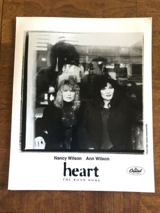 Heart - Ann & Nancy Wilson Rare 8x10 Vintage Press Photo