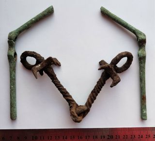 Scythian bronze horse harness 800 - 600 B.  C. ,  with a strict iron bits,  rare type 2