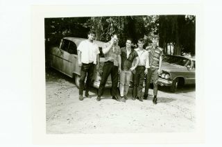 1950s Or Early 60s High School Boys With Their Cars - Tough Guys V1000 421